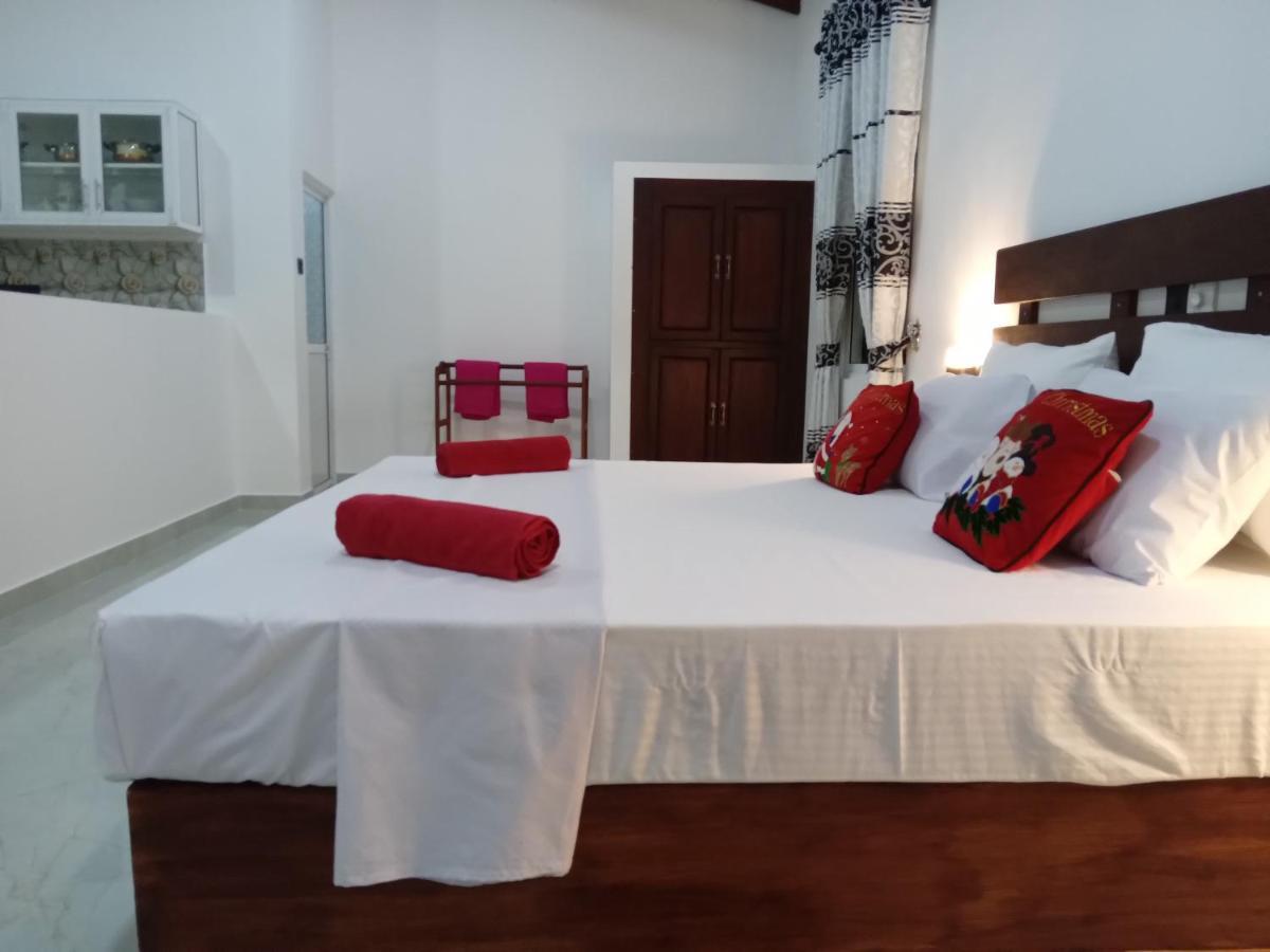 Indika'S Apartment Hikkaduwa Dış mekan fotoğraf